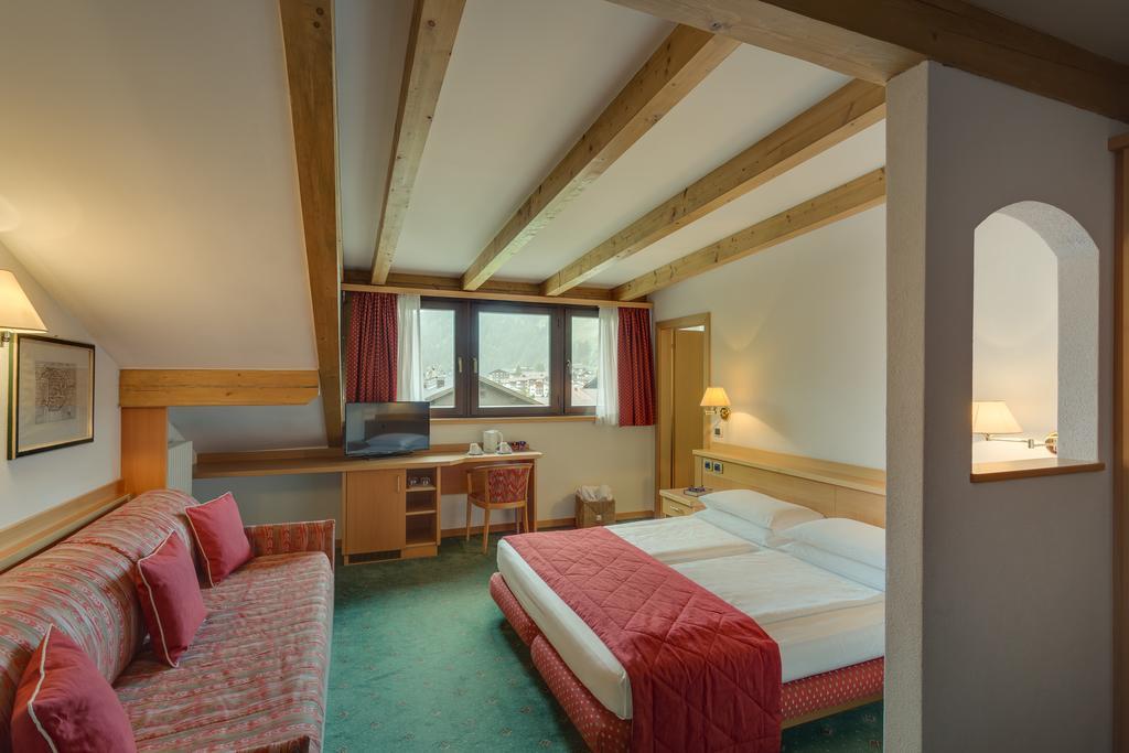 Hotel Antares Selva di Val Gardena Room photo